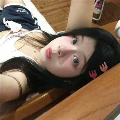 两对鸳鸯一张床